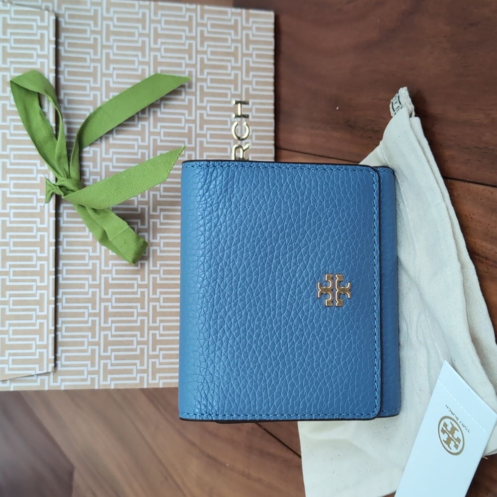 Tory Burch Blake Pebbled Leather Color block-Trifold Wallet  Dust + Gift Bag Nwt